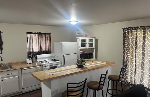 Pittsfield Apartamento | Studio Apartment Capacidad de hasta 5. Hunters Lavadora especial Secadora Cocina Lavaplatos