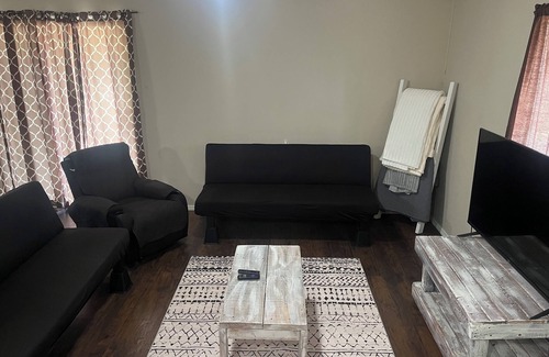 Pittsfield Apartamento | Studio Apartment Capacidad de hasta 5. Hunters Lavadora especial Secadora Cocina Lavaplatos