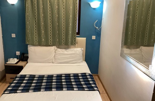 Is-Salina Cama Y Desayuno | guesthouse with pool with AC and WiFi in fabulous Naxxar/ Qawra