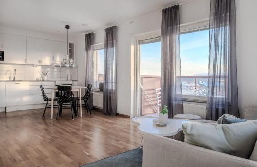 Pitea Apartamento | Guestly Homes - 1BR Harbor View Suite, Top Floor 9th