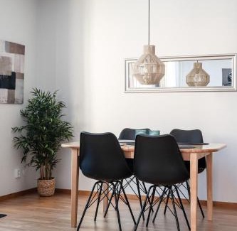 Pitea Apartamento | Guestly Homes - 3BR City Charm