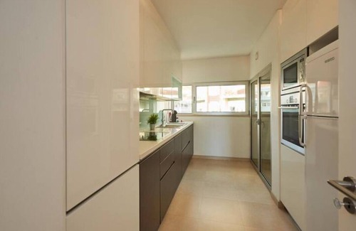 Alges Apartamento | GuestReady - Algés Lexus: Vista al mar