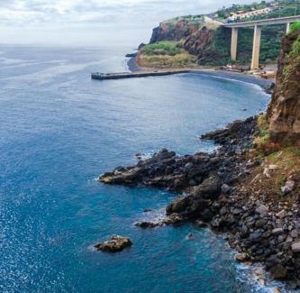 Gaula Apartamento | GuestReady - Cliff residence with sea views