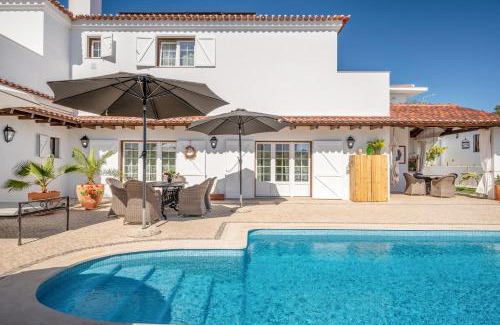 Lagoa de Albufeira Casa | GuestReady - Gorgeous Villa near the Lagoon