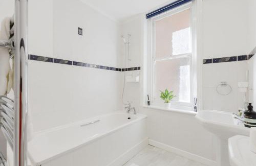 Brondesbury Apartamento | GuestReady - Modern Comfort in West Hampstead