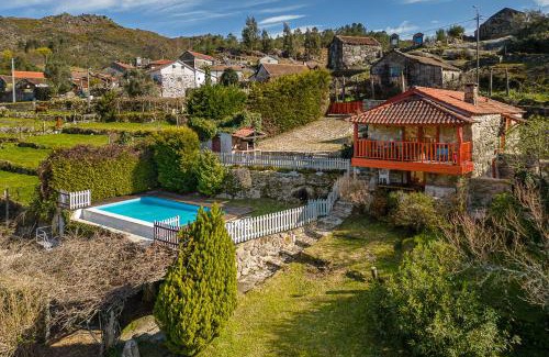 Carralcova Chalet De Esquí | GuestReady - Quintinha casas do jardim 2