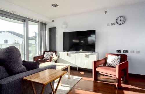 St. Mary's Park Apartamento | GuestReady - Riverside Retreat in Battersea