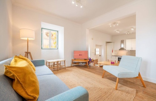 Almocageme Casa | GuestReady - Romantic nook in Adraga