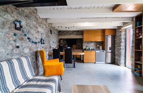 Porto da Cruz Casa | GuestReady - Encanto rústico en la Madeira