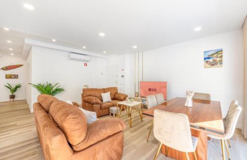 Charneca de Caparica e Sobreda Casa | GuestReady - Striking Hideaway in Almada