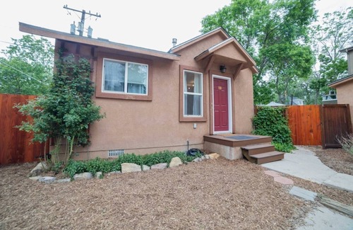 Central Colorado Springs Cabaña | Sweet Downtown Escape