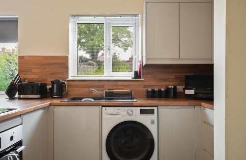 High Hazels Apartamento | Guests rated Exceptional 3 bed house, homely comforts , close to amenities and centre