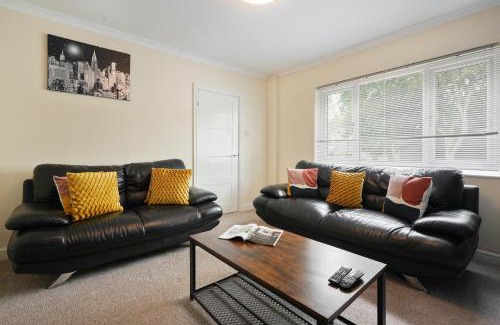 High Hazels Apartamento | Guests rated Exceptional 3 bed house, homely comforts , close to amenities and centre