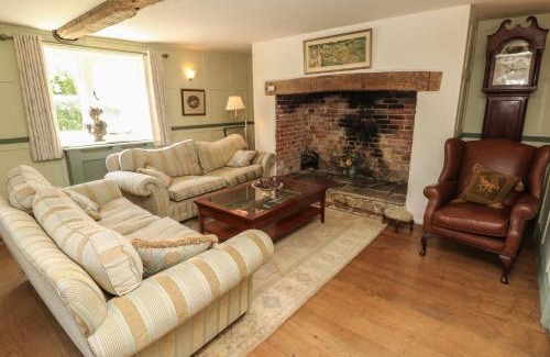 Ryde Casa | Guildford Farmhouse