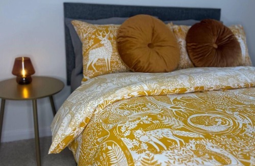 Church Gresley Casa | Guildhall -Beauluxe properties 3 bedroom 4 beds sleeps upto 6 people