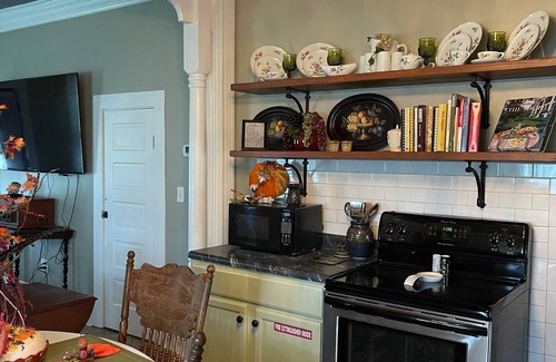 Central City Casa | Guitars & Harmony