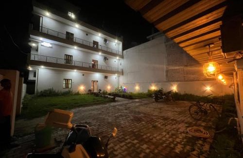 Varanasi Cama Y Desayuno | Gulab Residency