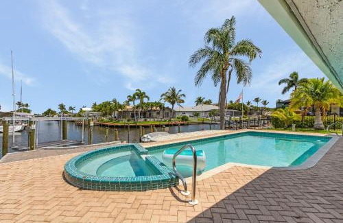 Pelican Casa | Gulf Access, Beautiful Water Views, Paddle Board, Heated Pool - Villa Manhattan - Roelens