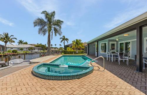 Pelican Casa | Gulf Access, Beautiful Water Views, Paddle Board, Heated Pool - Villa Manhattan - Roelens