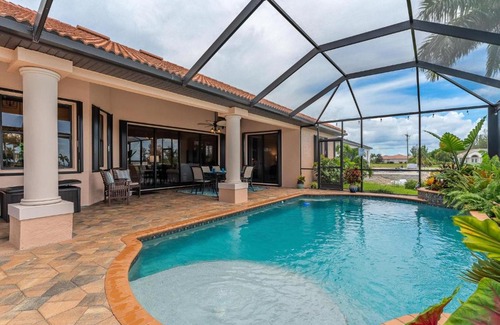 Burnt Store Casa | Gulf Access Sleeps 8 - Villa Tropicana - Roelens Vacations