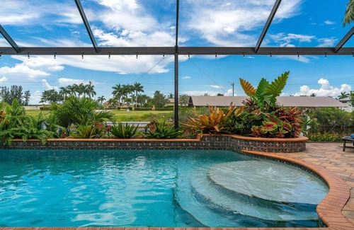 Burnt Store Casa | Gulf Access Sleeps 8 - Villa Tropicana - Roelens Vacations