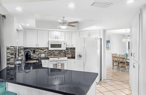 Caloosahatchee Villa | Gulf Access with heated pool! 3 beds/2 baths! Paradise!