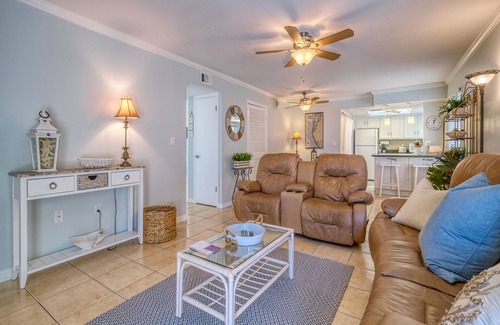 Independence Square Condominio | Golfo y vistas Intracoastal! ¡CAMINA A 4 O 5 RESTAURANTES Y MÁS!
