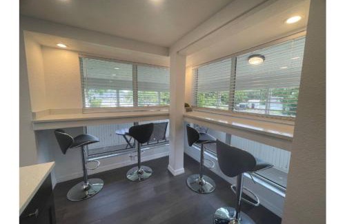 Seminole Casa | Gulf Breeze Hideaway 5BR Home Close to Sand and Fun