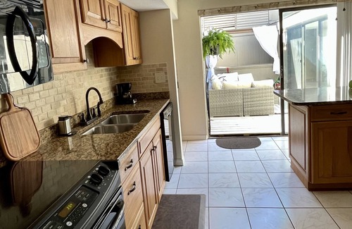 Osprey Condominio | Gulf breezes in 2 bedroom tropical oasis - 10 min from beach!