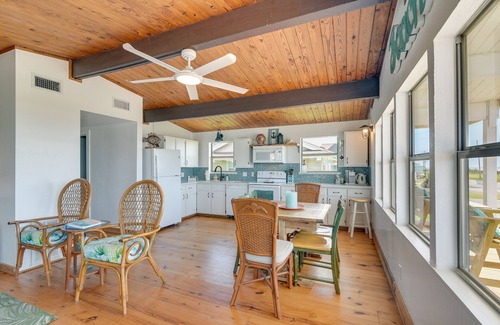 Galveston Casa | Gulf Coast Views: Stilted Retreat in Galveston!