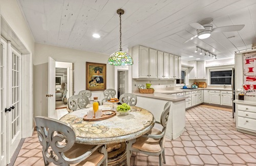 Siesta Key Casa | Gulf-Front Charm, Guest House Suite + Direct Beach Access on Siesta Key, Pet Friendly