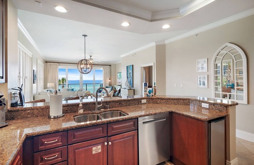 Santa Rosa Beach Condominio | El NUEVO condominio frente al golfo de cuatro dormitorios de YFAB Adagio B201, cuatro dormitorios, piscinas