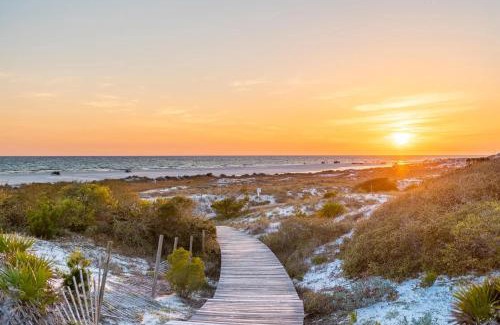 WaterSound Beach Casa | Gulf Front - Large Pool - Bikes - Gated Community