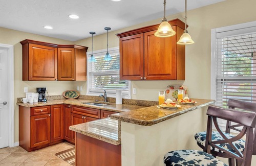 Gulf Gate Estates Casa | Gulf Gate Dream 2bd 2ba Htd Pool Beaches Shopping