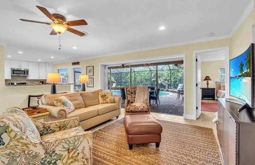 Gulf Gate Estates Casa | Gulf Gate Getaway – 2BR/2BA w/ Heated Pool