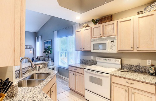 Iona Condominio | Gulf Harbor Yacht and Country Club