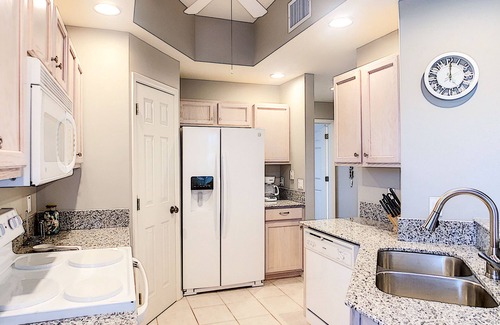 Iona Condominio | Gulf Harbor Yacht and Country Club