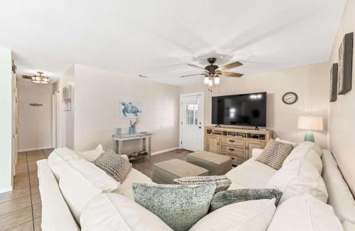 Crescent Beach Casa | Gulf Holiday Home