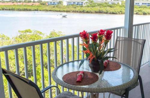 Indian Shores Apartamento | Gulf Retreat 2: Magnificent Water Views, Steps to Beach, None Cleaner, None Nicer!