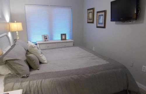 Gulf Shores Apartamento | Gulf Shores Island Winds East #103, Gulf Front. Closest building to Hangout!