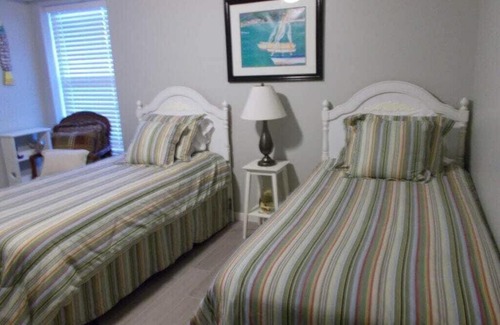 Gulf Shores Apartamento | Gulf Shores Island Winds East #103, Gulf Front. Closest building to Hangout!