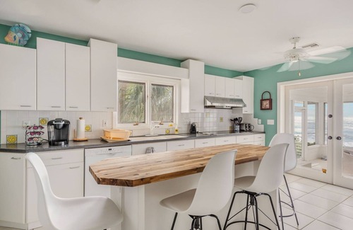 Englewood Casa | Gulf to Bay Paradise PLUS Pool & Hot Tub