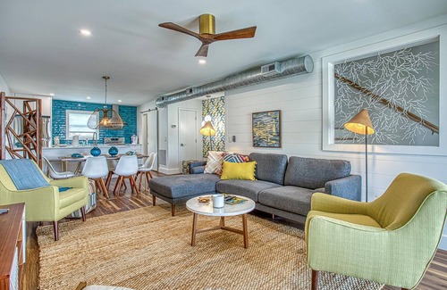 Inlet Beach Casa | Gulf Views! Only 30 Seconds to the beach Modern Amenities Meets Vintage Charm