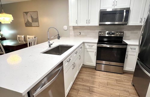 Avalon Beach Estates Condominio | GULF VIEWS, SLEEPS 8, BEACH SERVICE INC!