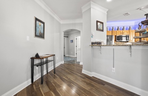 Gulfport Condominio | Gulfport-Biloxi Retreat ★ 3BR ★ 2 Pools ★ Hot Tub ★ PS5 ★ Xbox ★ Wi-Fi ★ Clean