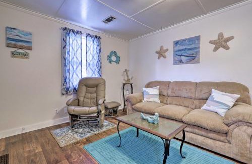 Gulfport Casa | Gulfport Home with Deck and Grill, Walk to Beach!