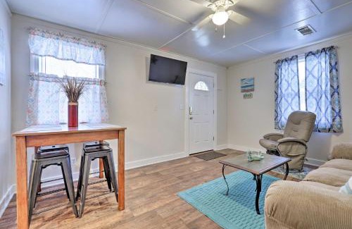 Gulfport Casa | Gulfport Home with Deck and Grill, Walk to Beach!