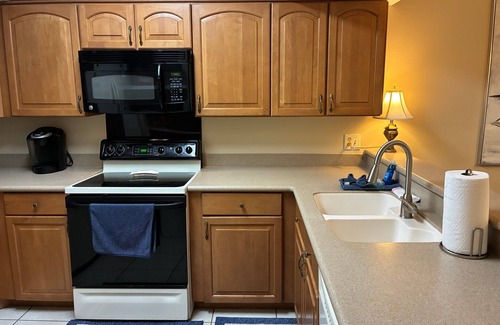 Indian Rocks Beach Casa | Gulfside Villas #15, 3-bed, 2-bath townhouse with stunning Gulf views.