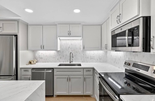 Corpus Christi Condominio | Gulfstream Condos Unit 504 | Pool, Hot Tub & BBQ Areas | Private Balcony