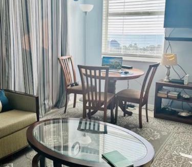 Bonita Springs Apartamento | Gulfview Beach Condo with Pool